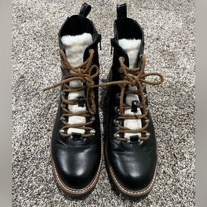 Women’s fuzzy boots